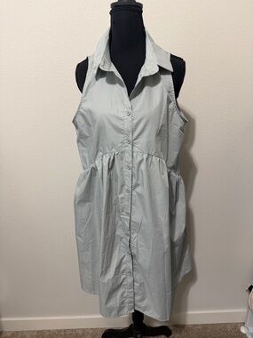 Sleeveless Light Blue Button-Front Women's Dress